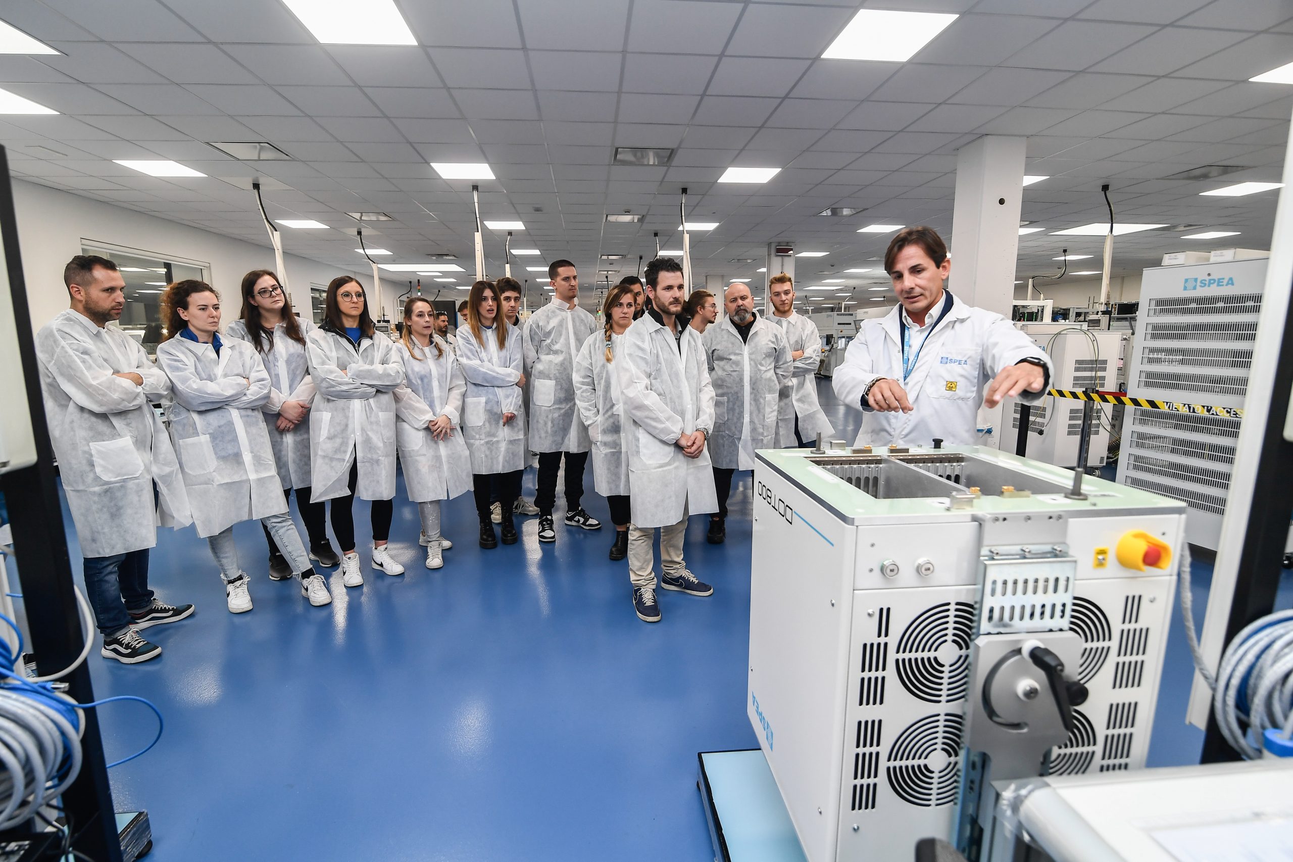 Explanation of semiconductor test machine with Andrea Furnari, General Manager of SPEA